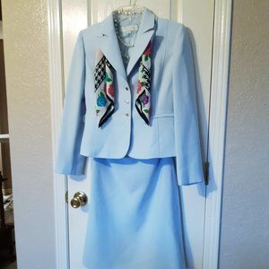 Tahari Woman's Skirt Suit 4P